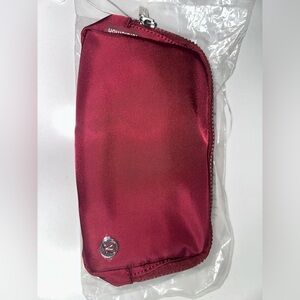 Lululemon everywhere belt bag L1